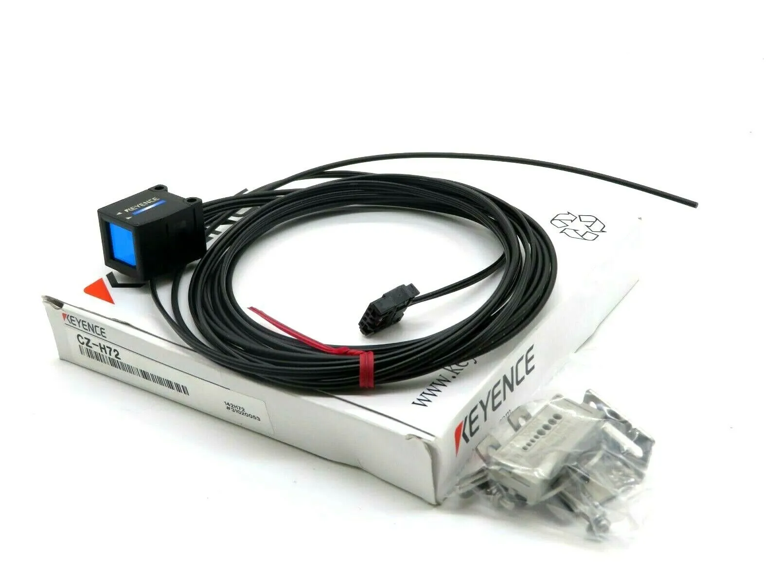 NEW KEYENCE CZ-H72 PHOTO ELECTRIC SENSOR CZH72