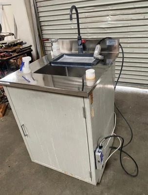 California Stainless Mfg Sink W/ Simco-Ion 6115 AirForce Ionizing Blow-off Gun