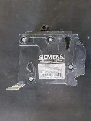 Used SIEMENS B3100 Switchgears British Columbia CA | Lenmark #243610