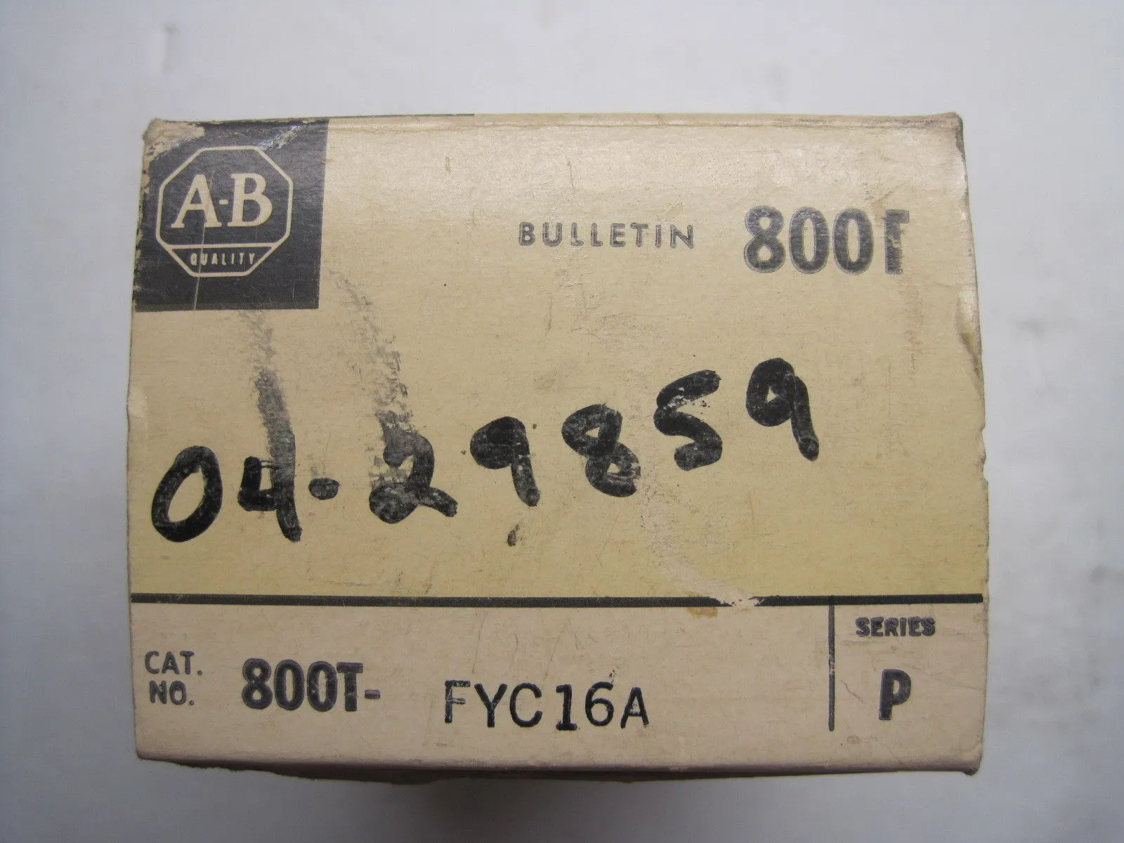 NEW ALLEN BRADLEY 800T-FYC16A PUSHBUTTON