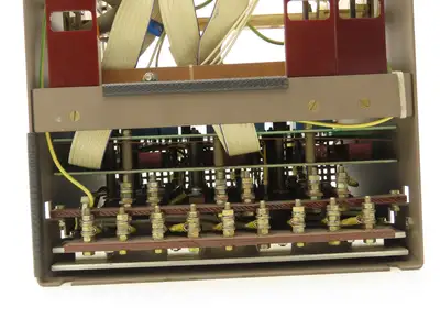 Cincinnati Milacron 1-230-0535 PCB Chassis 4 Slot Rack With Power Supply 275V