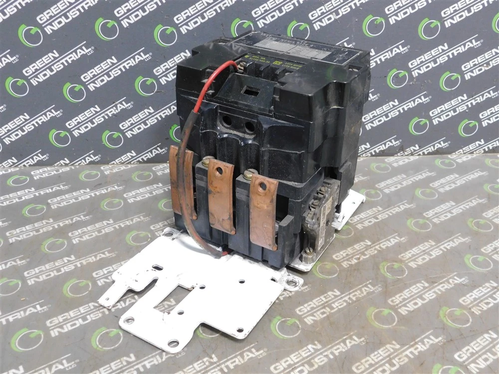 Square D 8536 SF01 Contactor NEMA Size 4 Form S Ser. A 460/575VAC @ 100HP Used