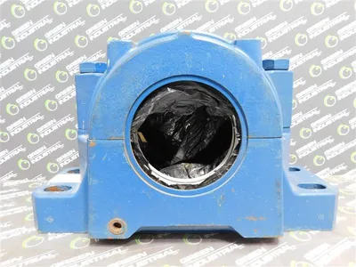 SKF SAF 224 Pillow Block Bearing Housing 5.313/4.563 in Bore Internal Rust Used