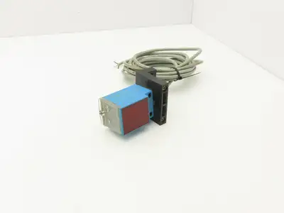 Sick WL2000-R1305 Photoelectric Proximity Sensor 15M Range 10-30VDC
