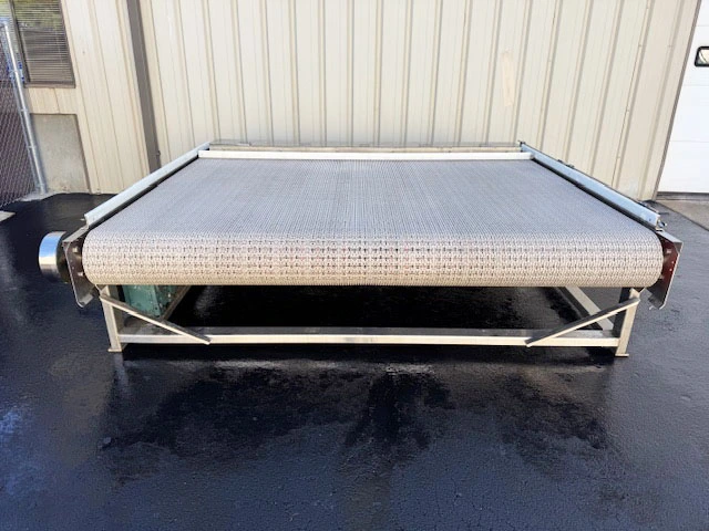 NERCON 9' W x 8' L S/S Bi-Directional Accumulation Table