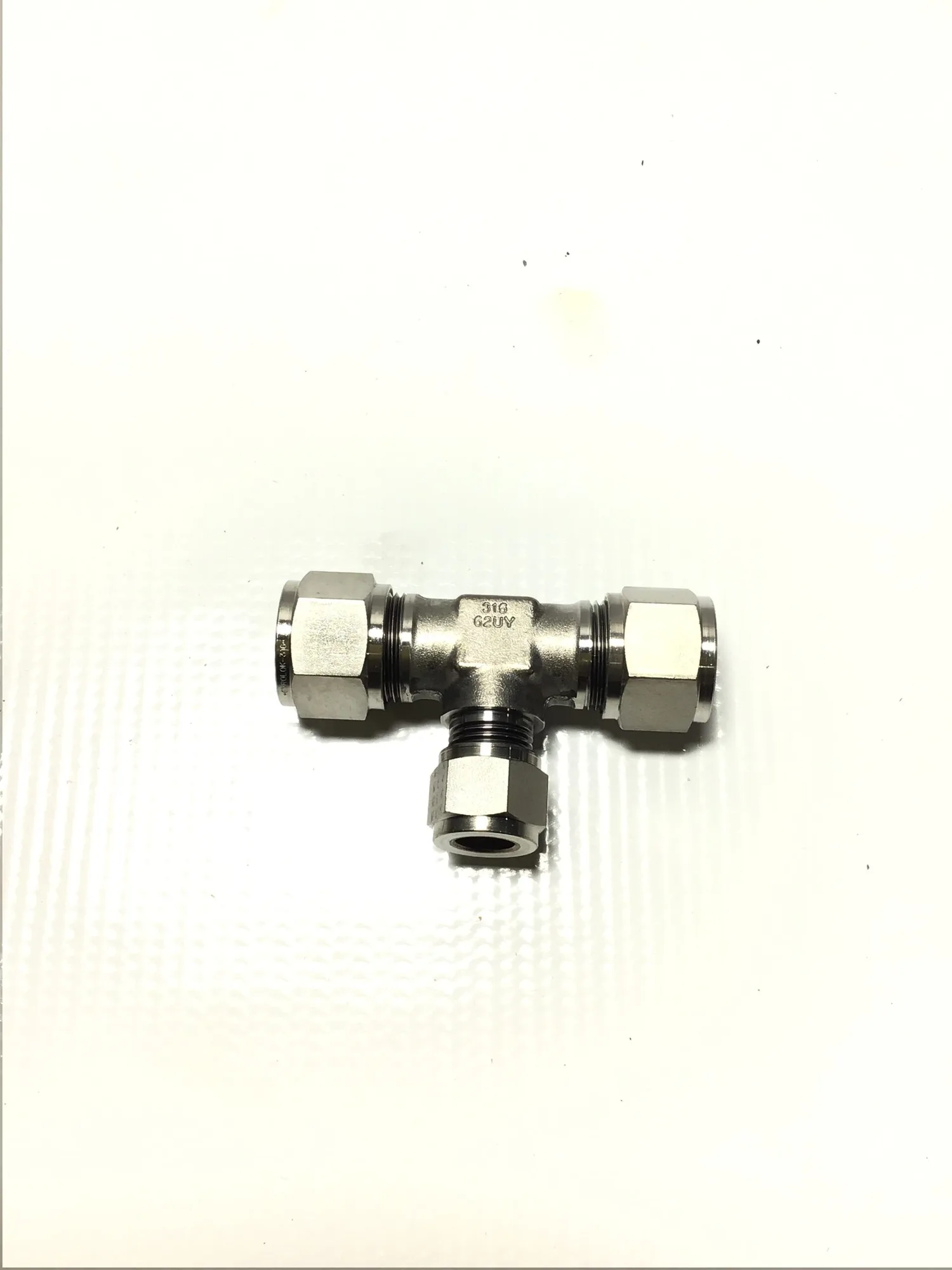 Hoke Gyrolok 8TTTB6-316/HPS-90 Stainless Steel Union Tee Tube Fitting (5/BX)