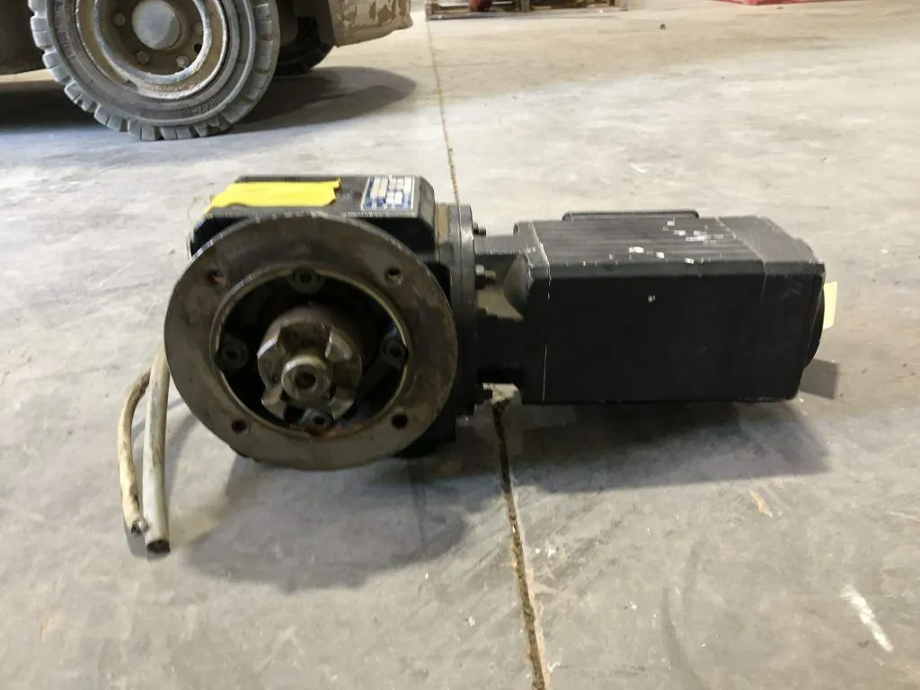 STOBER S102VF-0175-ES42 Servo Gear Drive / Speed Reducer 172RPM 2Nm 110V