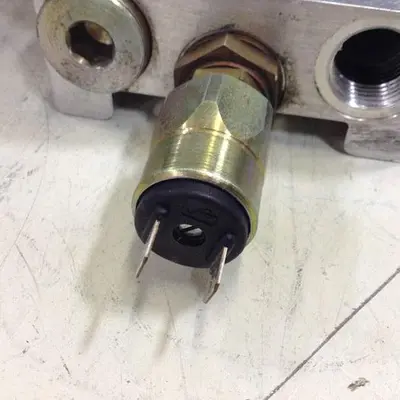 USED BOSCH 0 820 023 502 / MANIFOLD