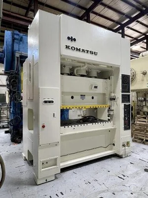 USED 1988 KOMATSU E2M200