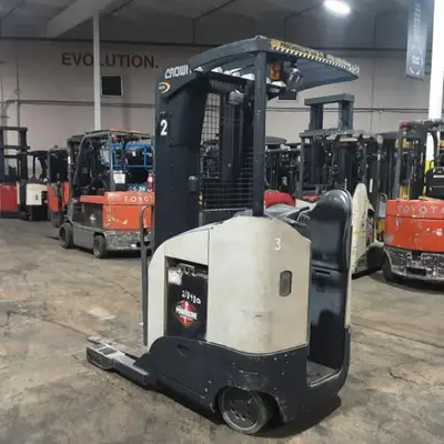 USED 2019 CROWN RR5725-45