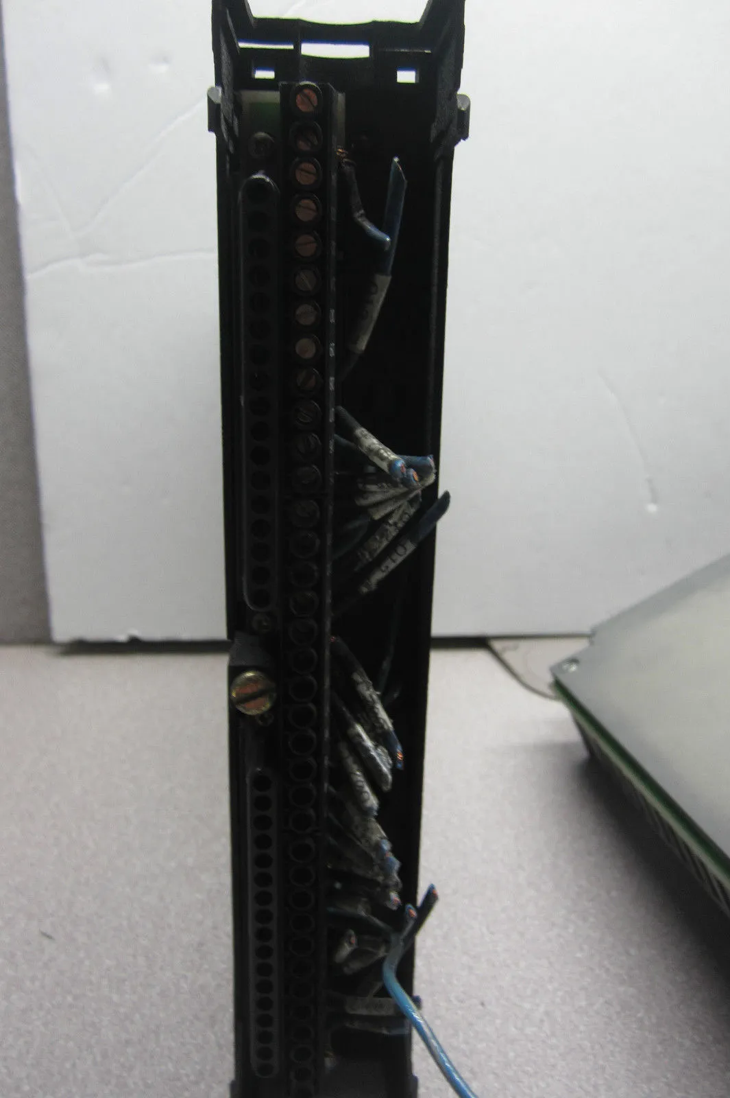 TELEMECANIQUE TSX-DST-2472 OUTPUT MODULE TSXDST2472