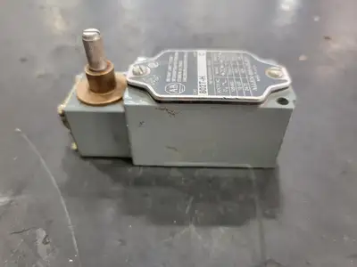 USED ALLEN-BRADLEY 802T-H