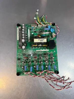 Yaskawa YPZT31341 2PCB Magnetek ETC615362 (9.3.2)