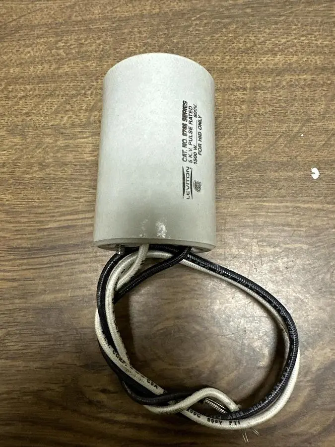 New | in-Stock LEVITON 8746 Tube Sockets Ohio US | Surplus Asset Holdings #1245698