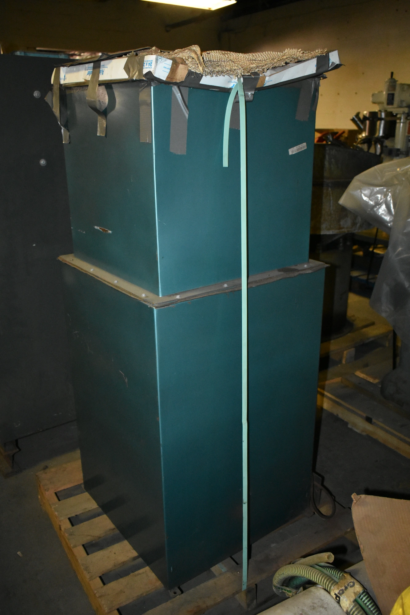 INDUSTRIAL FLOOR-STANDING DUST COLLECTOR w/SINGLE PHASE ELECTRICS