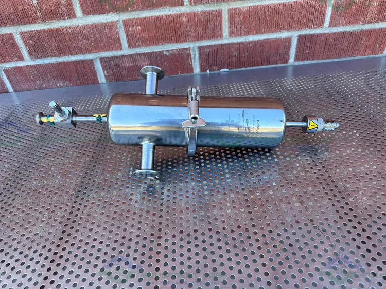 Used SARTORIUS 7P010QY25SCPGCLB STAINLESS STEEL FILTER HOUSING W/ FILTER Filters | Equipment Lab #486758