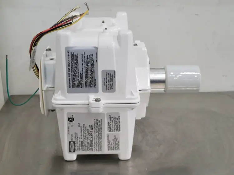 New | in-Stock HUBBELL BL-A250P8-WH Misc Electrical & Power Parts British Columbia CA | Lenmark #281403