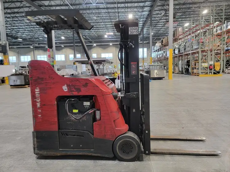 Used RAYMOND 425-C40TT Misc Forklifts British Columbia CA | Lenmark #237710