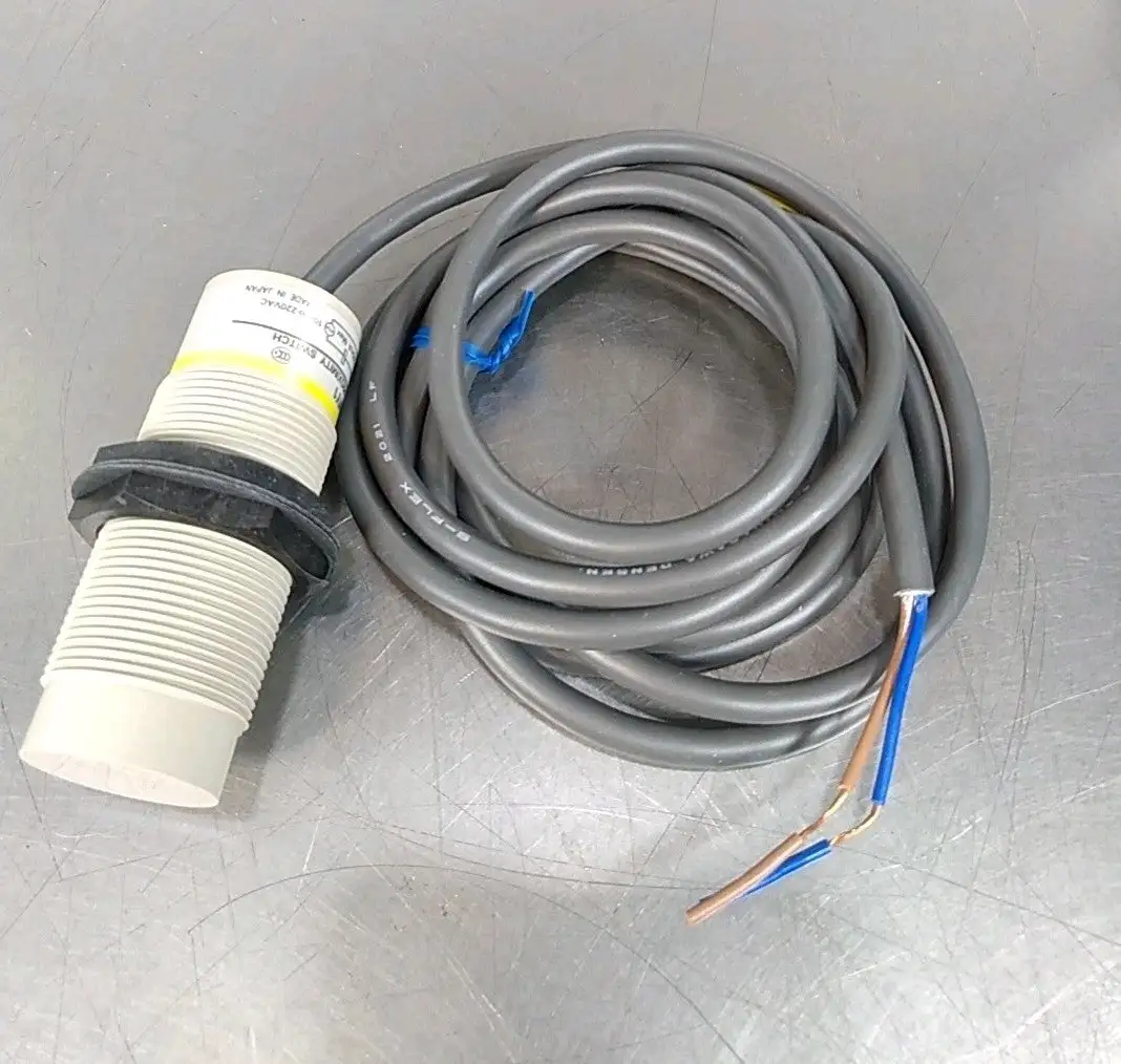 Omron E2K-X15MY1 Proximity Sensor Loc5C18