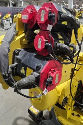 USED 2005 FANUC R2000IA/165F