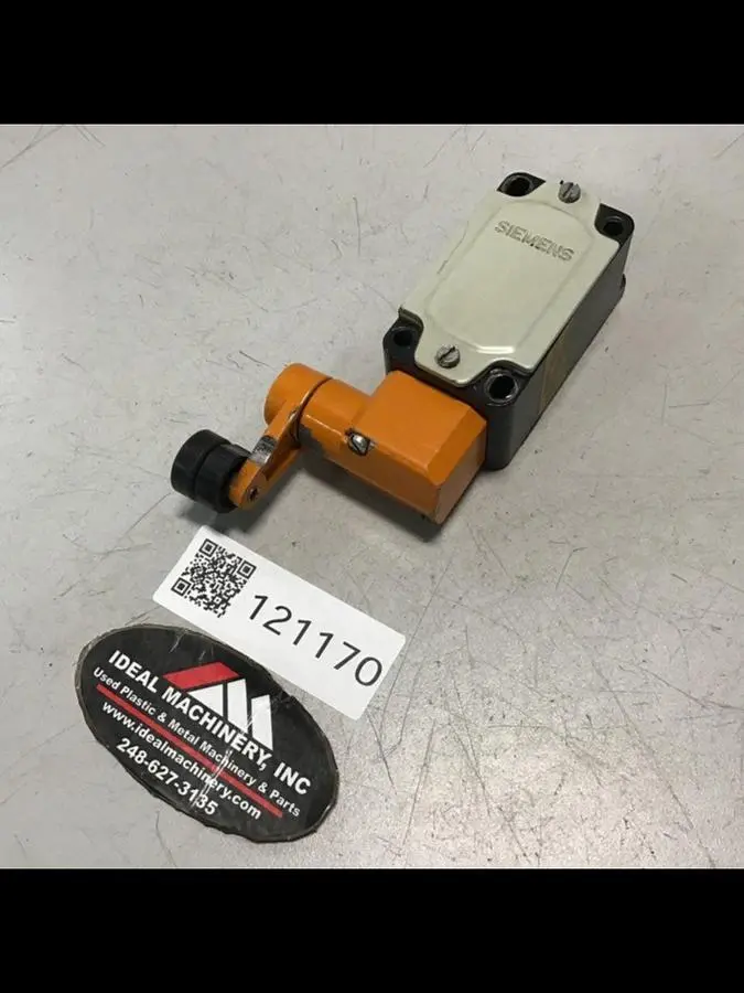 USED SIEMENS 3SE3 120-1GW-Z