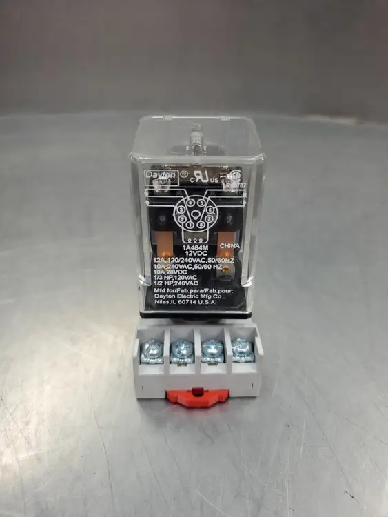 Used Dayton/Siemens 1A484M Relay w/Siemens 3TX7144-1E2 Relay Socket Relays & Switches | Palmetto Automation #1150756
