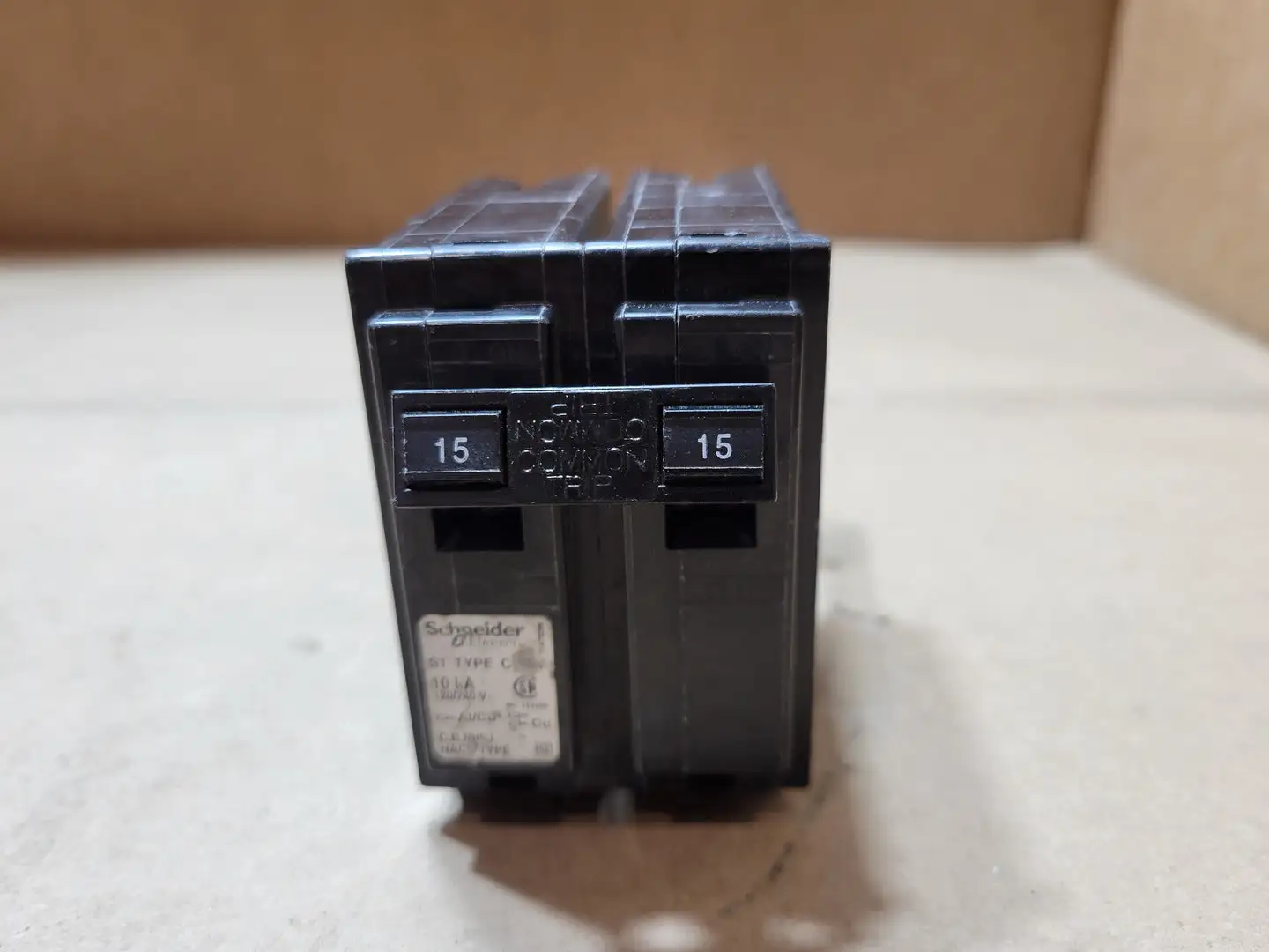 Used SCHNEIDER ELECTRIC CHOM220 Circuit Breakers British Columbia CA | Lenmark #1488962