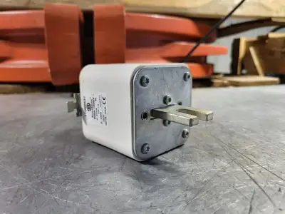 NEW BUSSMAN 170M8637