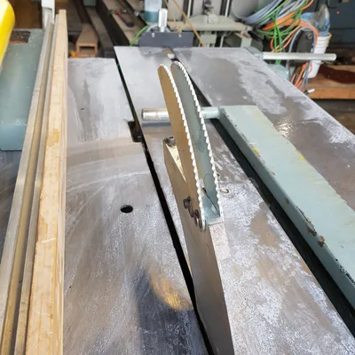 Delta Invicta 34794 5 Ft Sliding Saw