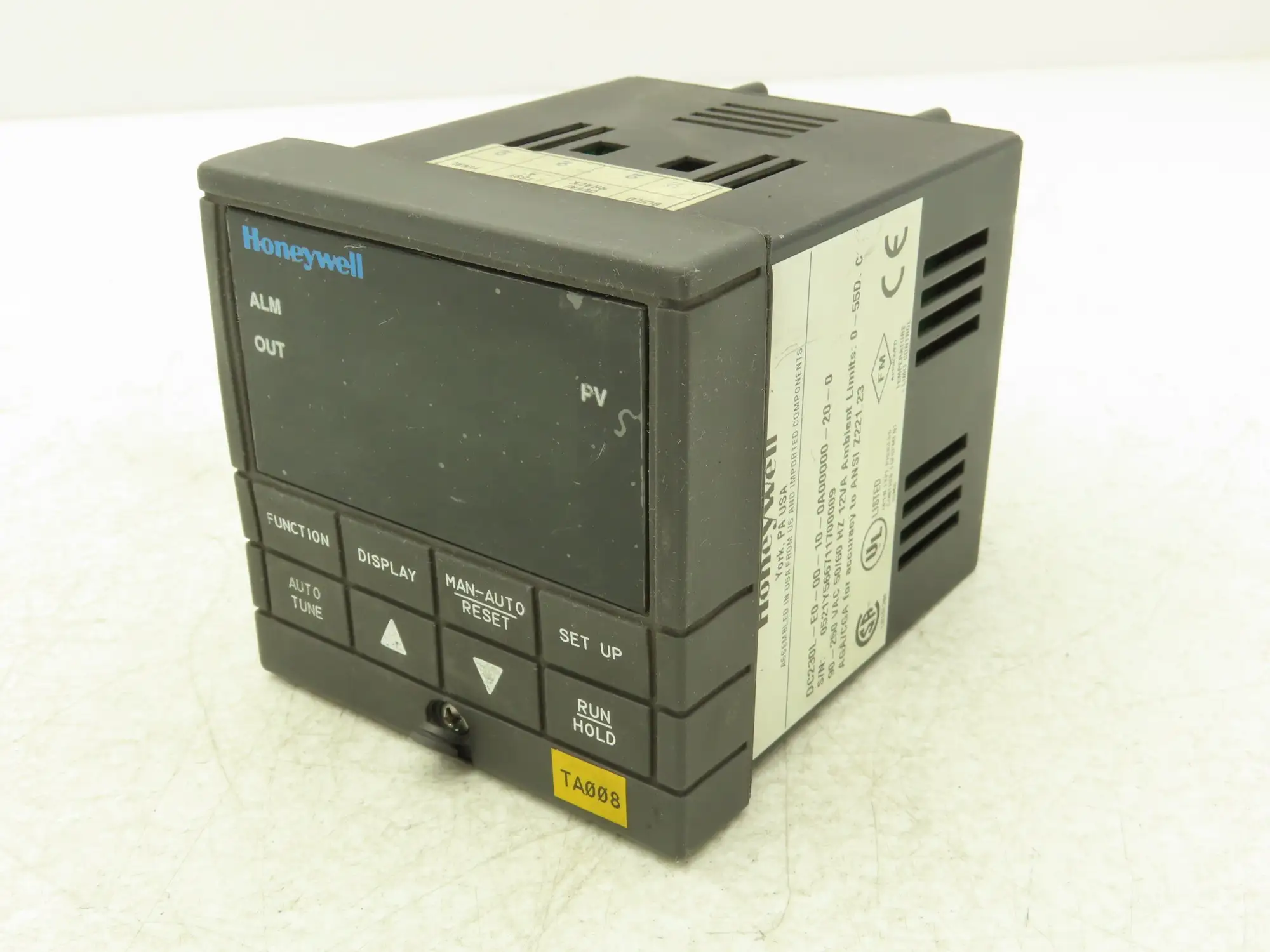 Honeywell UDC2300 Mini-Pro Temperature Controller DC230L-E0-00-10-0A00000-00-0