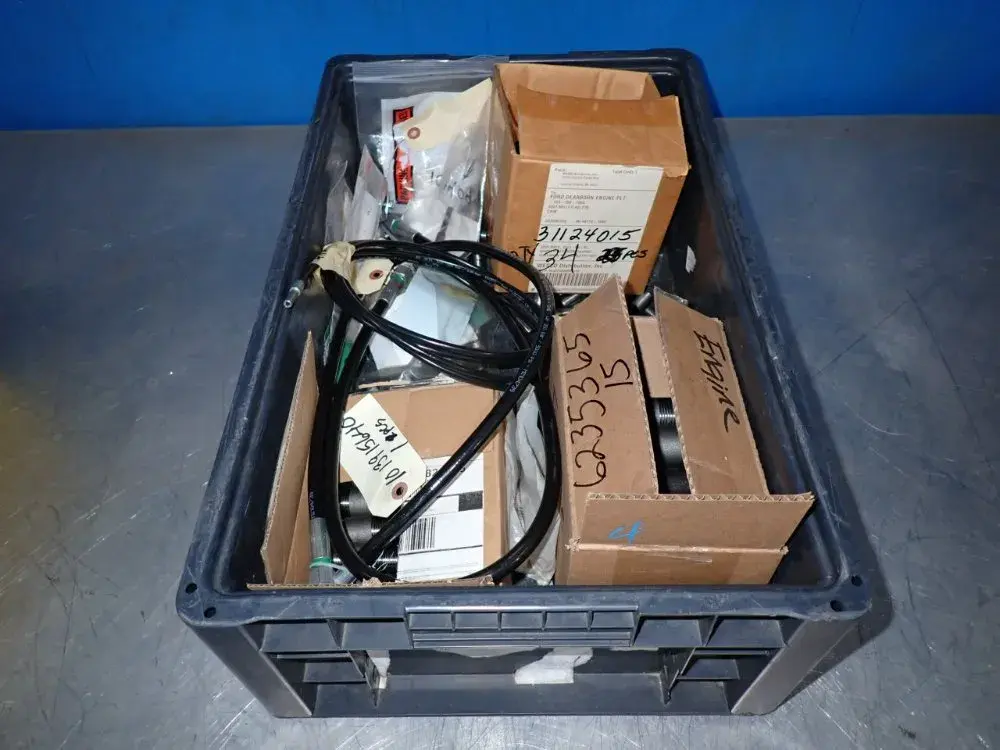 Hardware / Fitting Lot