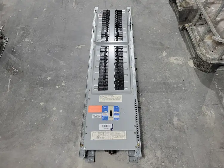 Used 2002 CUTLER-HAMMER POW-R-LINE 1A Switchgears British Columbia CA | Lenmark #835329