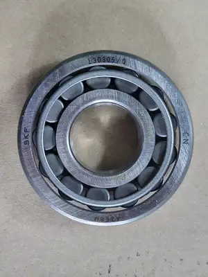 NEW SKF 30305 J2/Q