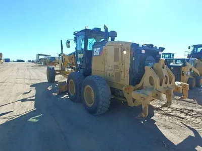 2015 Caterpillar 140M3