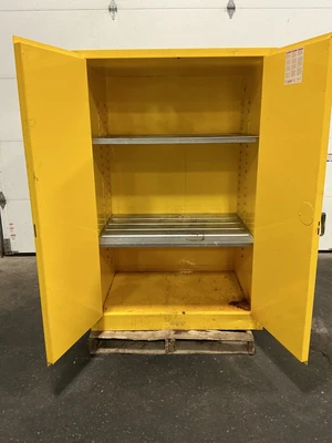 Used Justrite 25860 Hazardous Storage Units Ohio US | Equipment Recovery Corp. #1331532