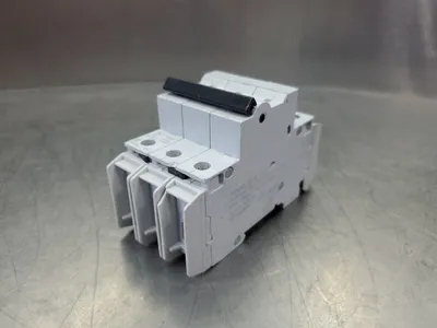 Cutler-Hammer WMTD3040 40A 240VAC Circuit Breaker. 4G