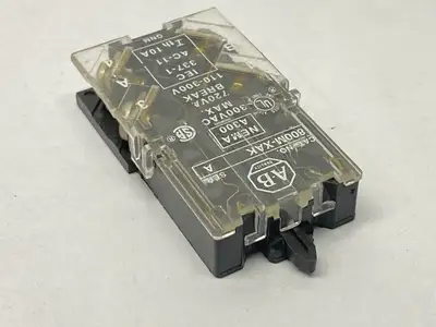 800T-XAK | Allen Bradley  Ser A Contact Block 110-300V LOT OF 6 - Used