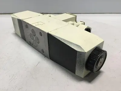 USED TOKIMEC DG4V-3-3C-M-P7-H-7-50