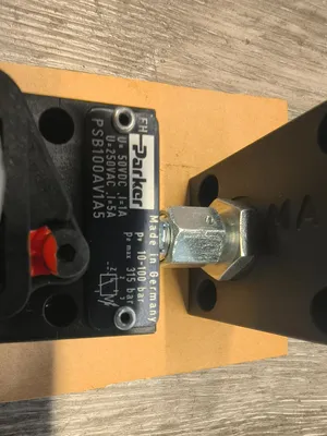 Used PARKER PSB100AV1A5 Pressure Switches South Carolina US | ESS Industrial Equipment Sales #1270032