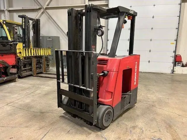 Used 2015 RAYMOND 415C30TT 3-Wheel Stand up Electric Counterbalance Forklifts Illinois US | Somerset Equipment Sales #1546221