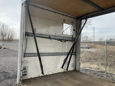 USED SUPREME CURTAINSIDE TRUCK BODY 24’