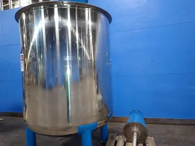 800 Gallons  S/s Tank W/agitator