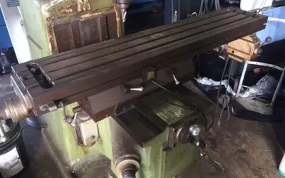 0 MILLMAN Conventional Knee Mill
