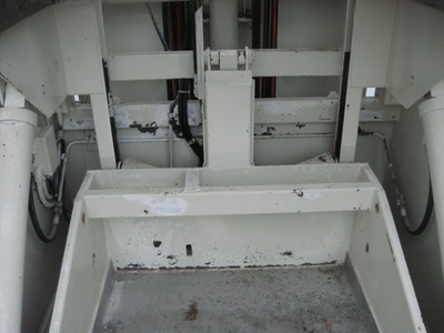 Used _UNKNOWN_ _UNKNOWN_ Bin Dumpers Minnesota US | A&I Equipment #1317918