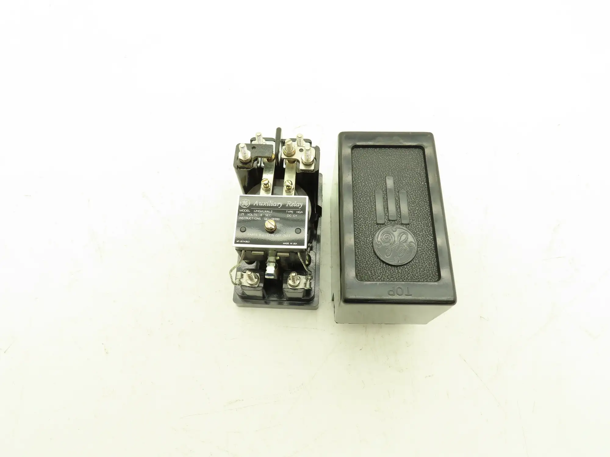 GE Hinged Armature Auxiliary Relay 12HGA14AL2 Double Throw 125VDC Coil