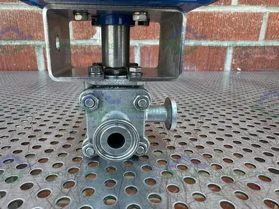 USED COMPACT H2O SR-2CR 1/90 QUARTER TURN ACTUATOR W/ SVF BALL VALVE 1/2"