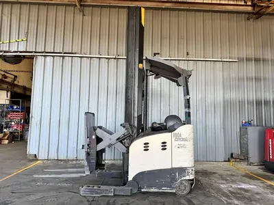 USED 2017 CROWN RM6095S-45