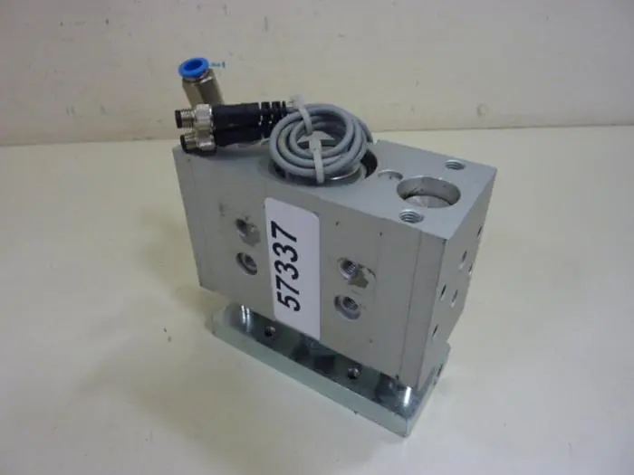 Used FESTO DFM-40-25-P-A-GF Cylinders Michigan US | Ideal Machinery #602606