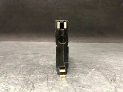 NEW SQUARE D QO130