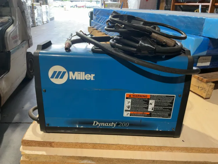 Used MILLER DYNASTY 200 PORTABLE AC/DC TIG AND STICK INVERTER WELDER Tig Welders Michigan US | Miedema Asset Management Group #1424976
